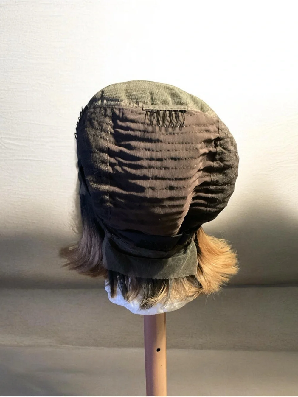 Short Ombre Bob Wig in Black to Honey Blonde - Unbranded